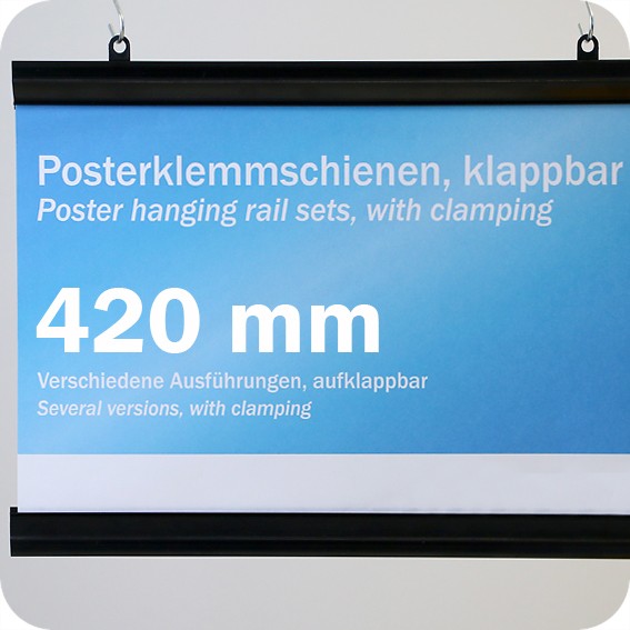 Plastikinių laikiklių komplektas plakatams, 420mm, su 2 kabliukais, juodi (1 pora)
