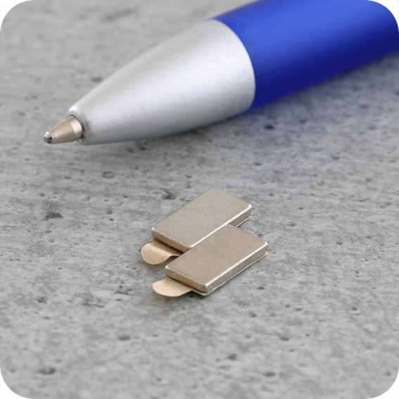 Lipnūs magnetiniai kvadratukai, 10mm x 5mm x 1mm, N35 (100 vnt. - 50 porų)