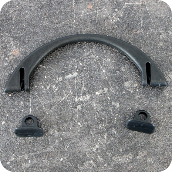 Plastikinės rankenos , 136 x 45 x 9mm, juodos sp.