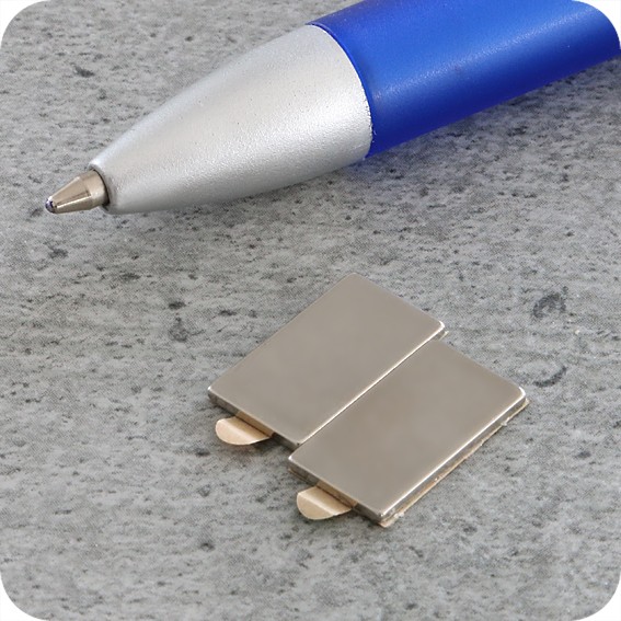Lipnūs magnetiniai kvadratukai, 15mm x 8mm x 1mm, N35 (100 vnt. - 50 porų)
