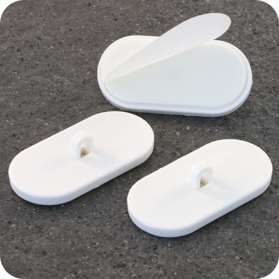 Plastikiniai savilipiai laikikliai su kilpele, balti, ovalūs 20 x 40mm
