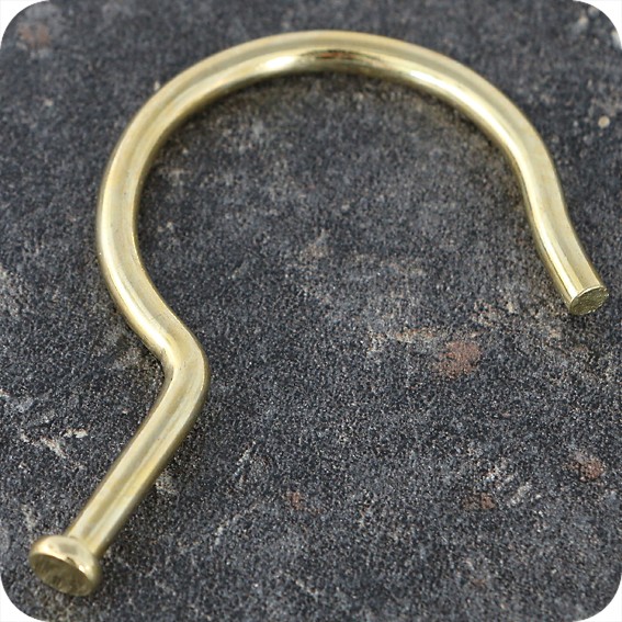 Metalinis žalvariuotas kablys pakaboms, 4 x 68mm